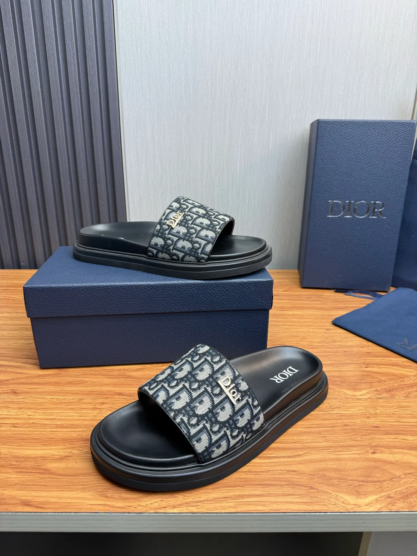Men's shoes 260💰 Dior. Men's slippers🩴Official website 1:1 production 38-45 size 45 46 🉑️Customized original material shipped✅